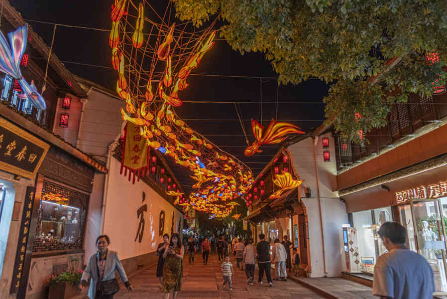 China - Hangzhou 090 - Hefang Street.jpg